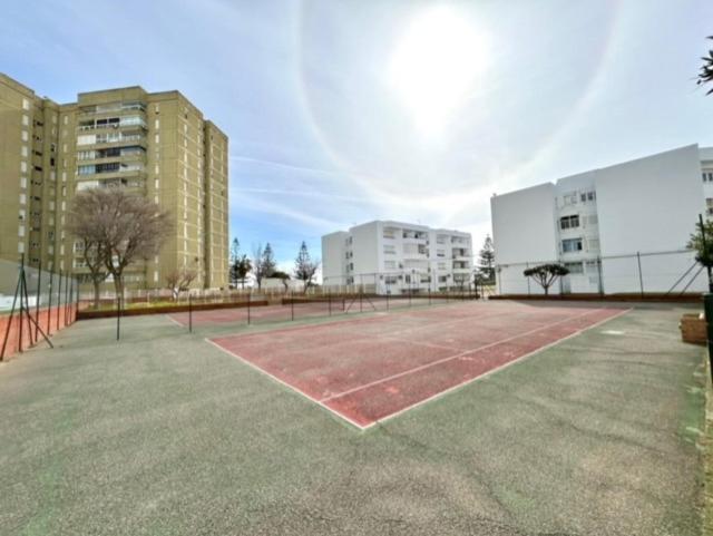 Apartamento Gatu Valdeplaya 1ª Linea Playa Piscina Parking 3 Dormit 2 Banos, Solo Familias O Grupos Mayores De 25 Anos El Puerto de Santa María Exterior foto